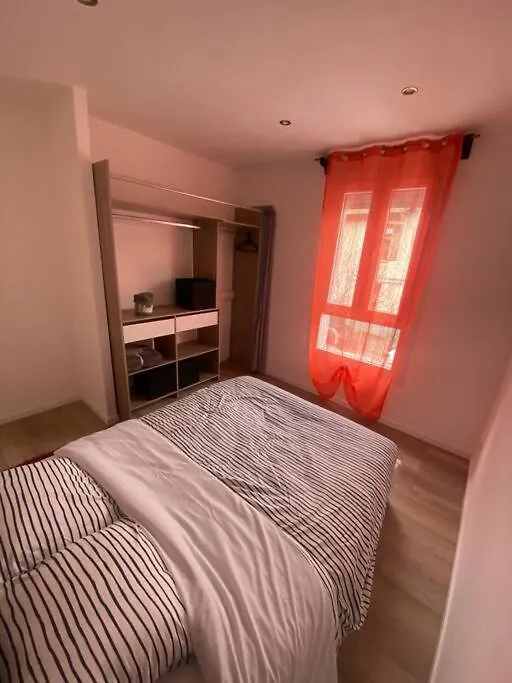 Petit Chateau Chasse-sur-Rhone Apartment